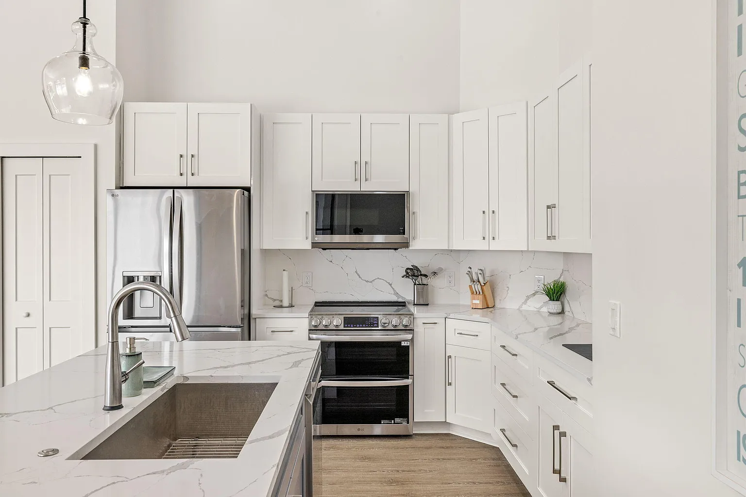 Hernando Ct Kitchen 2