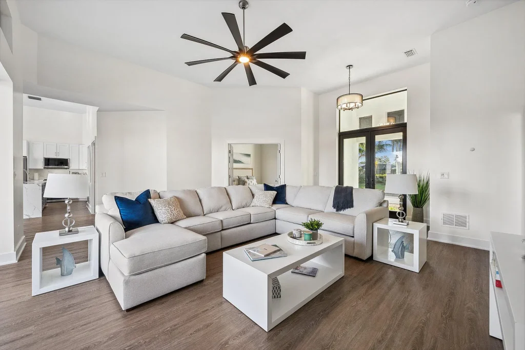 Hernando Ct Living Room