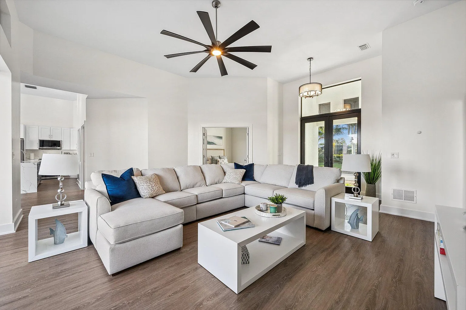 Hernando Ct Living Room
